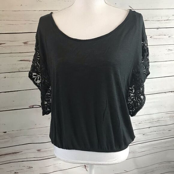 American Eagle Outfitters Women Lace Batwing shirt - Picture 1 of 6